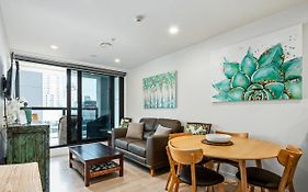Sky Tower On Your Doorstep! Modern Two Bedroom